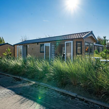 Well-Maintained Chalet With Terrace Hellevoetsluis Exteriör bild