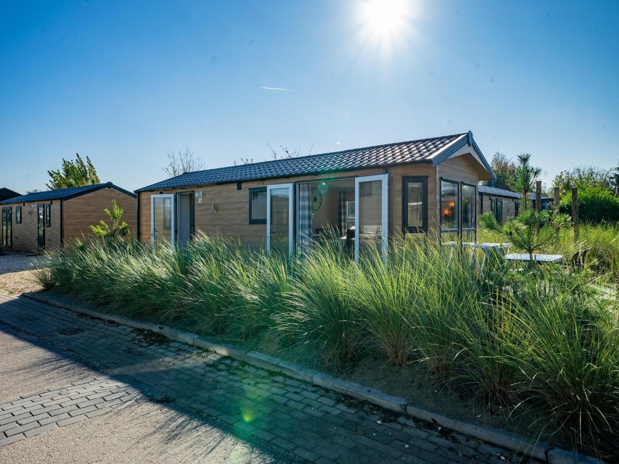 Well-Maintained Chalet With Terrace Hellevoetsluis Exteriör bild