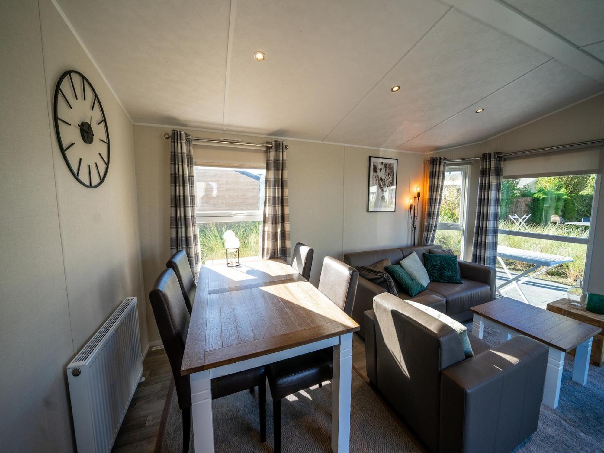 Well-Maintained Chalet With Terrace Hellevoetsluis Exteriör bild