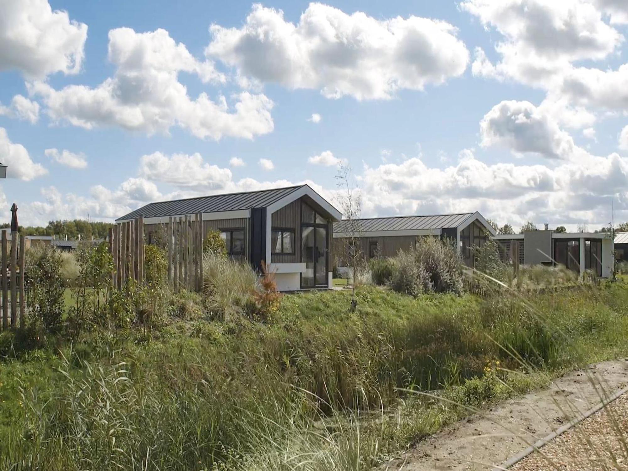 Well-Maintained Chalet With Terrace Hellevoetsluis Exteriör bild
